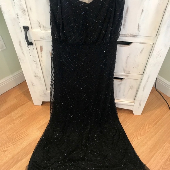 Adrianna Papell Sequin Evening Gown size 6 - Picture 5 of 8